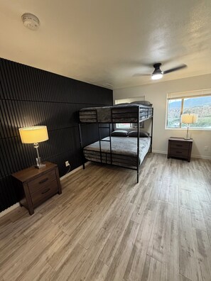 2 bedrooms, WiFi, bed sheets - Sunset Mountain Top Sleeps 10 (Camp Verde)