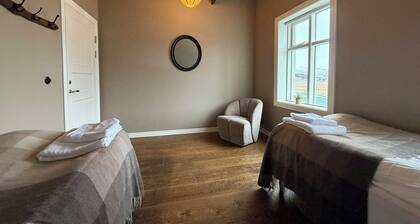 Prestssetrið - Historic Luxury Lodge near Akureyri with large hot tub