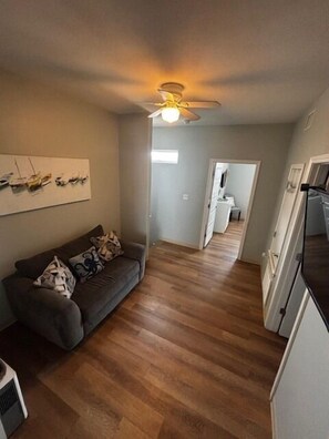 Living area - Relaxing, Pet Friendly Townhome Only One Block to The Beach W/ Heated Pool (Corpus Christi)