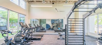 Sleek Stay 4mins to State Farm Stadium