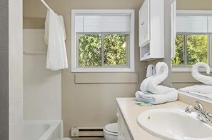 Hair dryer, towels, soap, toilet paper - Lucky Loon Lakeside Villa| Pool, sauna, dock| Close to Park Rapids | Sleeps 6 (Park Rapids)