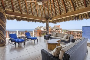 Terrace/patio - Two Bedroom Penthouse Palapa Ocean View (Puerto Escondido)