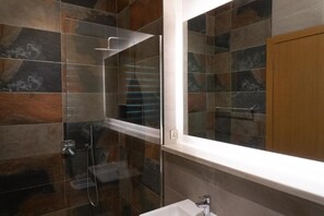 Chambre Double Deluxe | Salle de bain