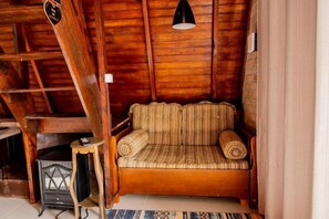 Vierbettzimmer, Gartenblick | Wohnbereich