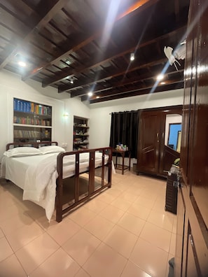 4 bedrooms, iron/ironing board, WiFi