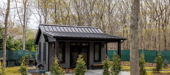 Lovely studio with AC in charming Sag Harbor