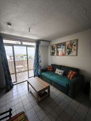 Living area - Grand studio lumineux pour 2 ou 4 personnes (Ducos)