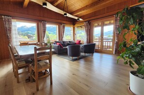 Living area - T4 apartment in chalet. (Megève)