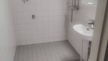 Appartement, plusieurs chambres | Salle de bain