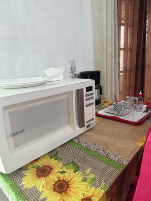 Interior - Pousada simples  (Pinhais)