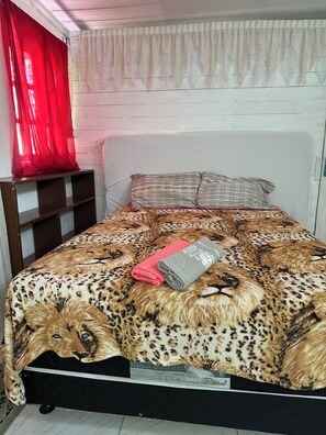 Basic Double Room, Lanai - Pousada simples (Pinhais)