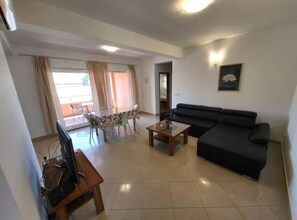 TV - Mise Holiday Apartments - Two bedroom apartment I (Kastel Gomilica)