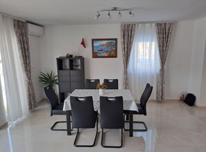 Dining - Apartment Freya - Two Bedroom Apartment (Zadobarje)