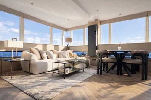 Luxury Apartment near Bettys and Convention Centre