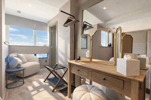 2 chambres, bureau, fer et planche à repasser, Wi-Fi gratuit