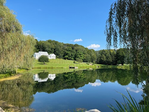 Hudson Valley Modern 5 BR Farmhouse with Pond and Stunning Sunsets