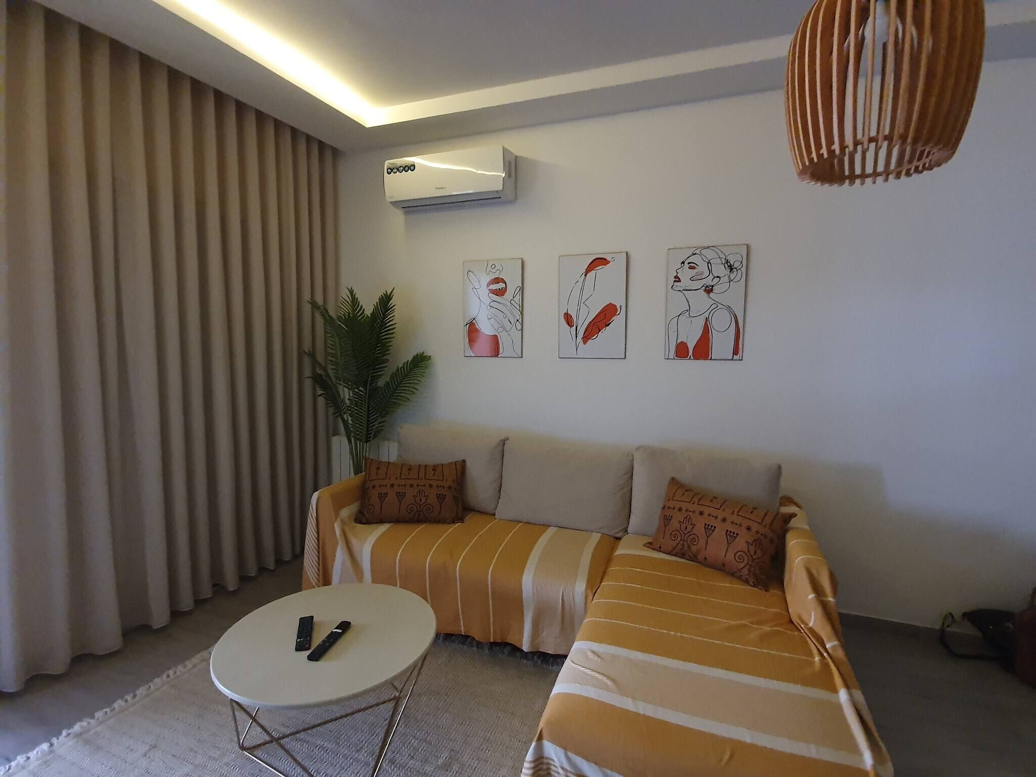 Apartment, 1 Bedroom, Smoking, Balcony | Living area