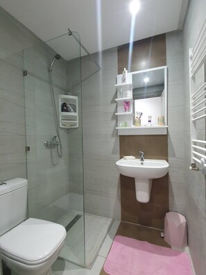 Apartamento, 1 habitación, fumadores, balcón | Baño