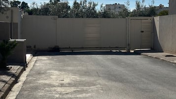 Apartment, 1 Schlafzimmer, Raucher, Balkon | Unterkunftsgelände