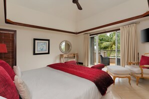 4 bedrooms, iron/ironing board, WiFi, bed sheets - Graceful 4-Bedroom Villa / Infinity Pool & Golf View (Bel Ombre)