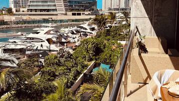 Signature Condo, Sea View | Property grounds