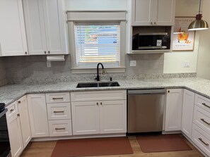 Microwave, oven, stovetop, dishwasher - The Whiskey Peach: Speakeasy Retreat: 2BR 1BA (Mobile)