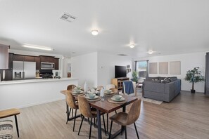 Interior - New Sunny 3BR Family Retreat Near Lackland AFB (San Antonio)