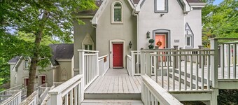2BR Chalet with Private Hot Tub & Pools — Minutes to Dollywood