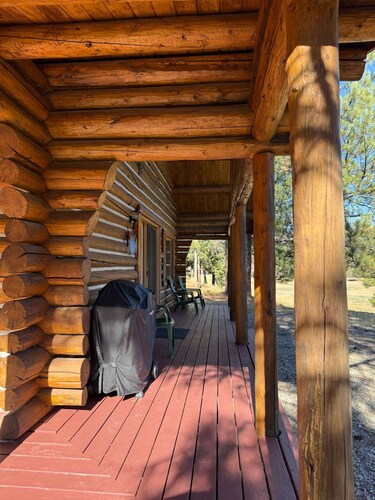 Spacious Log Cabin with Beautiful Views