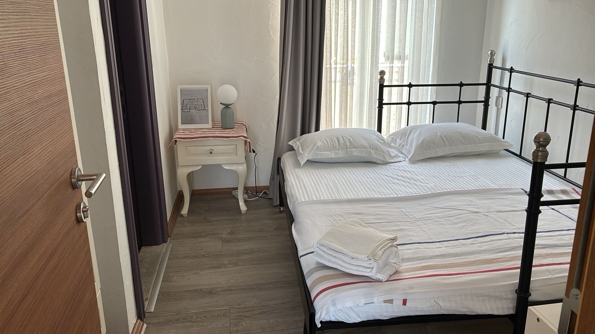 Habitación individual Confort, vistas a la ciudad | Escritorio y wifi gratis