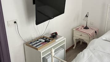 Desk, WiFi (free), bed sheets