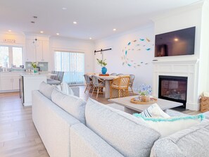 Smart TV, fireplace - Fresh Air & Flip Flops - Falmouth Heights Beach (Falmouth)
