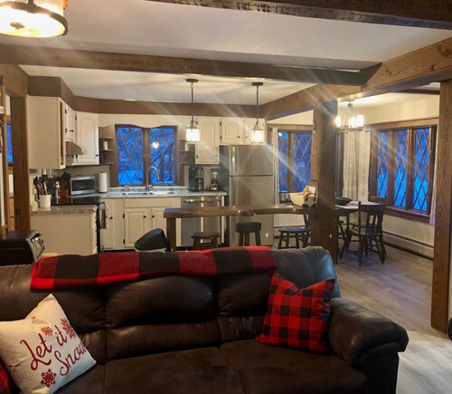 2-Bedroom Unit in Plymouth, Vt. Central to Killington, Woodstock & Okemo!