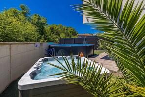 Terrace/patio - Holiday house VILLA VERONIQ with pool and jacuzzi (Hlapa)