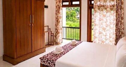 Nine Gems Villa Kandy: 3-bed family stay with mountain views & free breakfast.