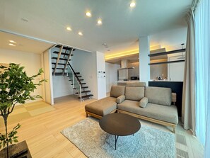 Living area - Akikawa Mashiki 2 | 15 mins to Airport | Steel-Frame 4BR | Up to 7 Guests (益城町)