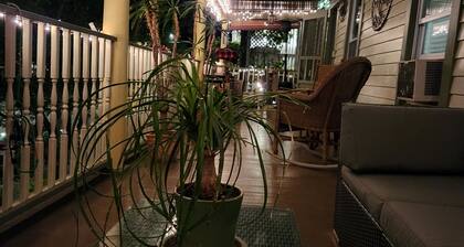 3 Bedroom Hudson Valley Loft with private porch in the heart of Chatham Village