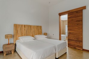 4 bedrooms, iron/ironing board, WiFi, bed sheets - Colorful 4-Bedroom Villa / Private Pool in Bel Ombre (Bel Ombre)