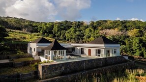 Exterior - Colorful 4-Bedroom Villa / Private Pool in Bel Ombre (Bel Ombre)