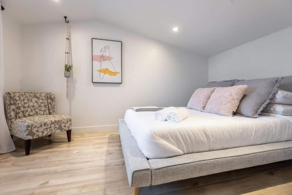 Apartment, Balcony, Mountain View