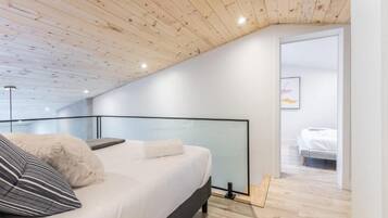 Apartment, Balcony, Mountain View