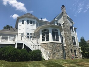 Exterior - Gorgeous, Refined 6-Bedroom Home in Sought After Franklin Park in Mclean (McLean)