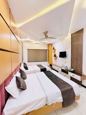 Room - Hotel Hira Palace (Ujjain)