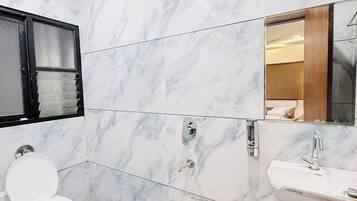 Family Room | Bathroom | Shower, slippers, towels, soap