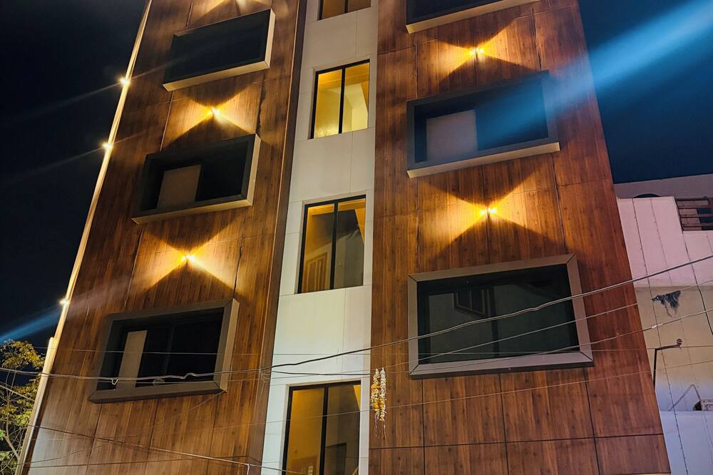 Hotel Hira Palace