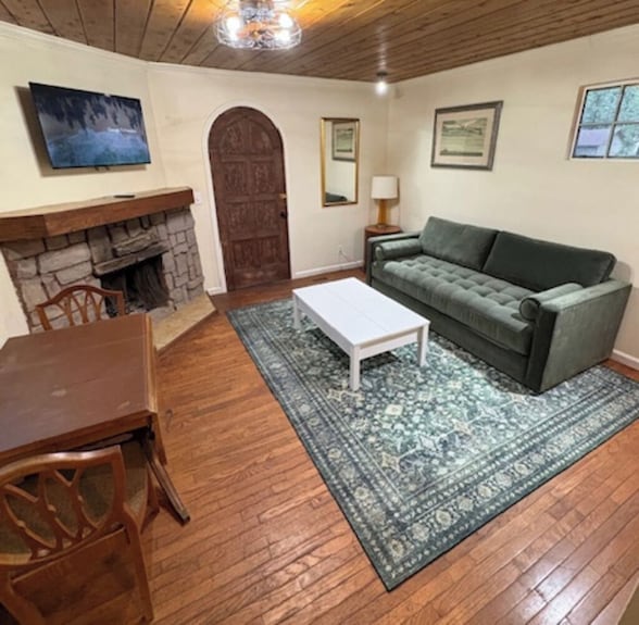 Lovely 3-bedroom Cottage In South Lake Tahoe Perfect For Your Getaway - Lake Tahoe