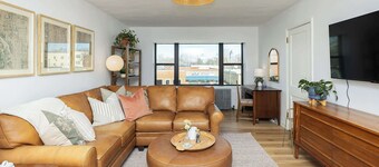 Cozy Story City Escape | 10-15 Min to Ames & ISU