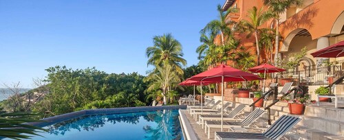 Worldmark Zihuatanejo, 1 bd rm Penthouse check in Nov 5 check out Nov 13