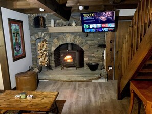 Interior - 4-Bedroom Chalet in Plymouth, Vt. Central to Killington, Woodstock, and Okemo! (Plymouth)