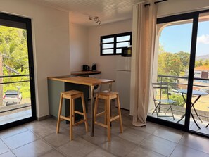 Dining - Apartment Sunset Moderne - Balconies - 5 min Marina du Marin (Le Marin)